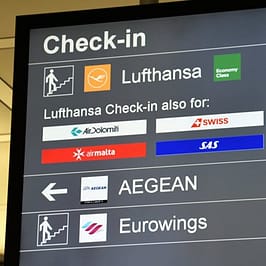 Lufthansa aiprot flight board