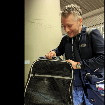 How to travel with your cat on an airplane: On the day of travel? (part 2)